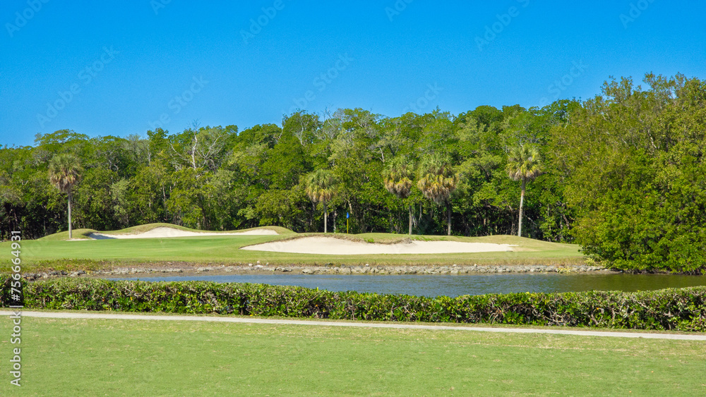 Fototapeta premium View of a beautiful golf course in Florida in the United States