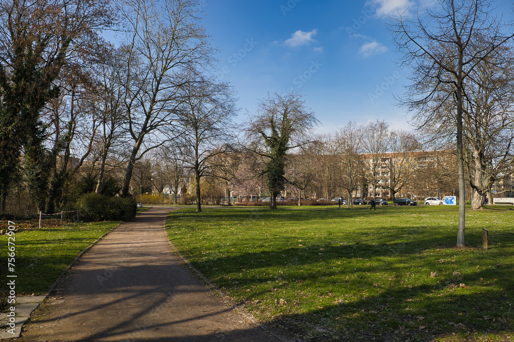 Park gegenüber von Neues Rathaus, Leipzig, Sachsen, Deutschland Park gegenüber von Neues Rathaus, Leipzig, Sachsen, Deutschland