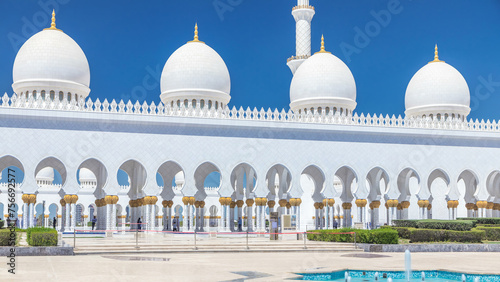 Obraz na plátně Sheikh Zayed Grand Mosque timelapse in Abu Dhabi, the capital city of United Ara