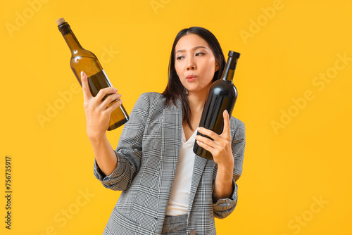 Beautiful Asian businesswom...