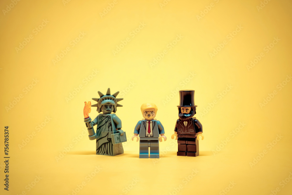Obraz premium Statue of Liberty, Lincoln and Trump. Democracy concept. Illustrative editorial