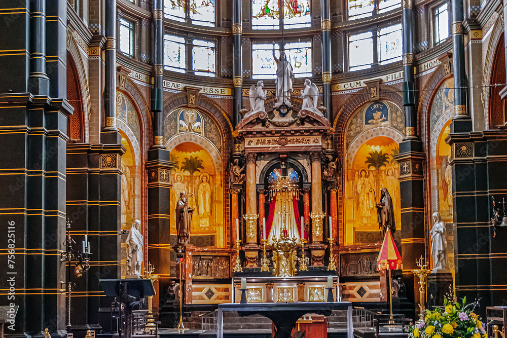 Interior of Saint Nicholas Basilica (Basiliek van de Heilige Nicolaas