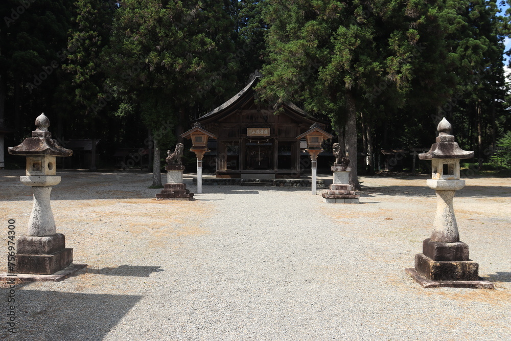 護山神社