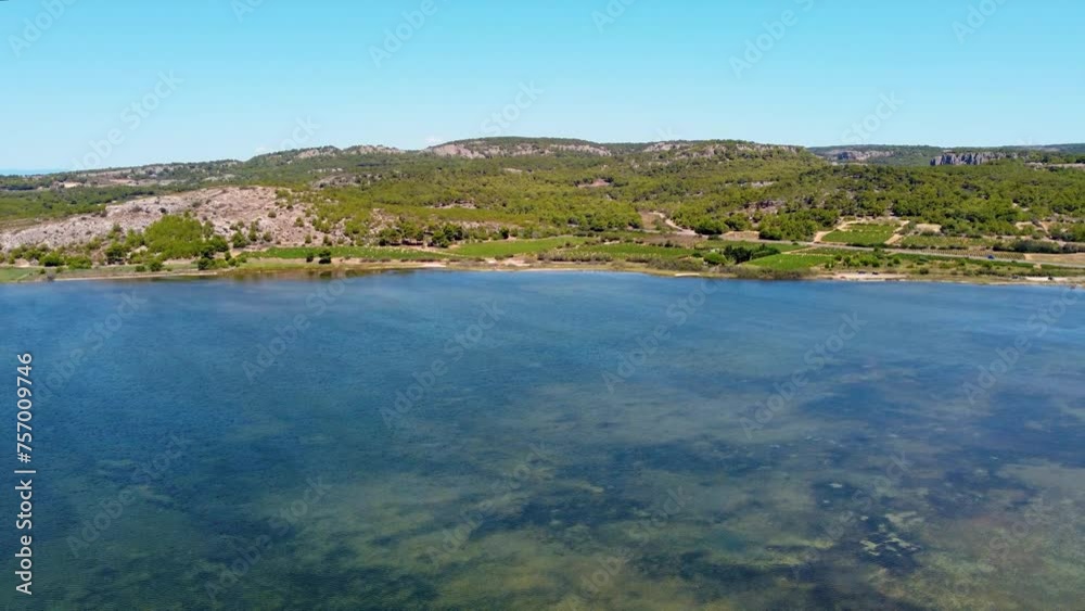 Vue aérienne de Gruissan, de la Tour Barberousse, Aude, Occitanie, France Vue aérienne de Gruissan, de la Tour Barberousse, Aude, Occitanie, France