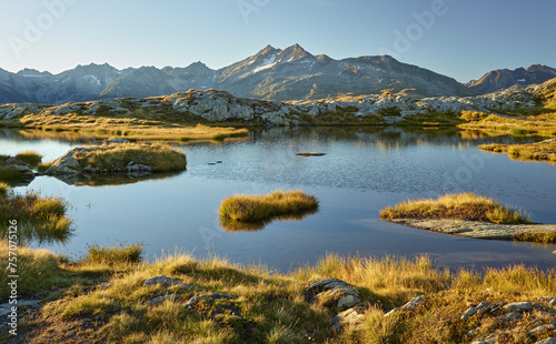 namenloser See am Grimselpass, Pizzo Gallina, Berner Oberland, Schweiz