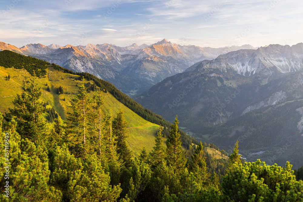 Fototapeta premium Blick vom Iseler in die Allgäuer Alpen, Bayern, Deutschland