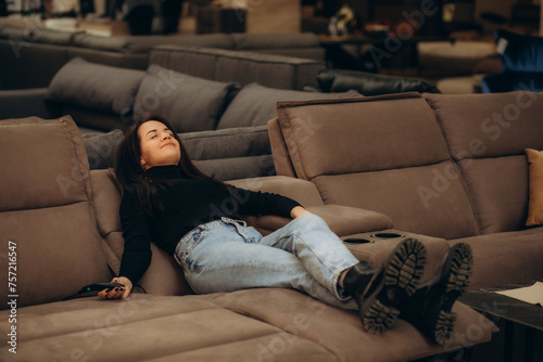 Εκτύπωση καμβά a sofa with an electric mechanism for raising legs