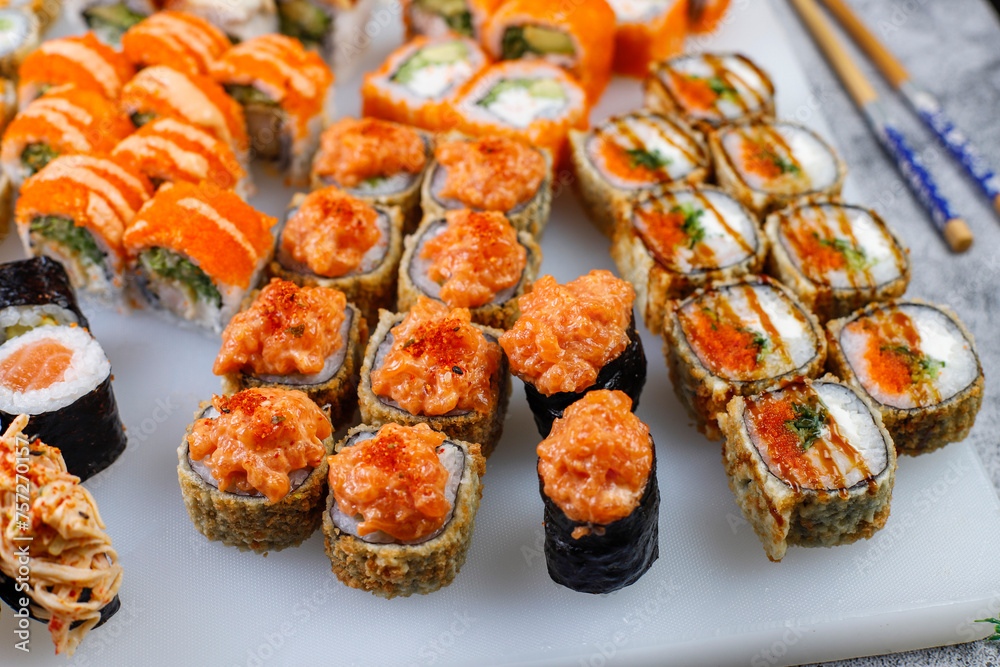 fFesh sushi set traditional japanese food