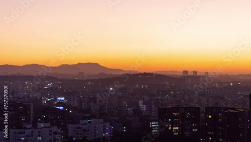 Timelaspe - Day to night Holygrail of Sunset over city with Nightscapes 4K60fps