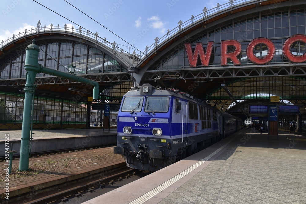 Zabytkowa stacja kolejowa, Wrocław Główny, dworzec PKP, największe