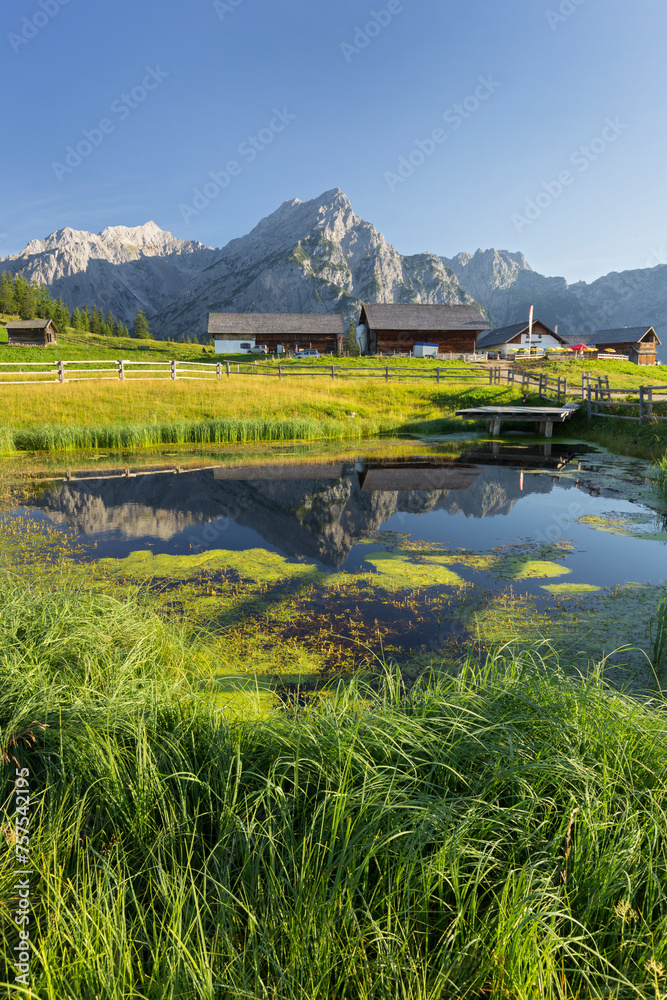 Obraz premium Teich auf der Walder Alm, Huderbankspitze, Karwendel, Tirol, Österreich