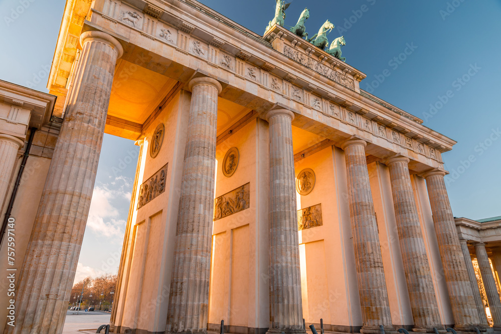 Fototapeta premium Brandenburg Gate in Berlin, Germany