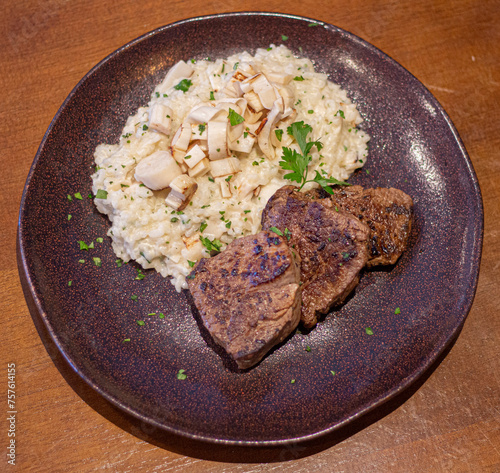 Comida Brasileira Típica Restaurante Feijoada Carne Tilápia Risotto Macarrão Legumes Filé Mignon Fettucine Salada Ceasar Pastelzinho Caldo de Mandioca Frios Dado de tapioca Drinks Coquetéis Brasileiro photo