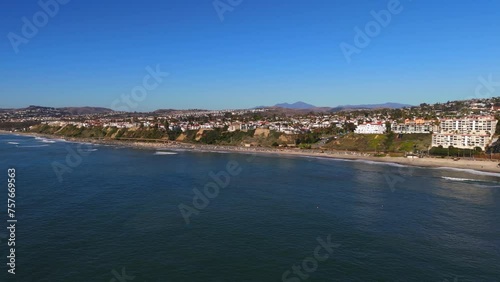 Wallpaper Mural Homes Along Seaside Cliffs - Aerial Shot of San Clemente Cliffside Torontodigital.ca