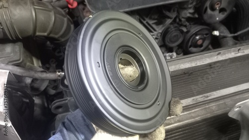 Fotografie Damper pulley of engine