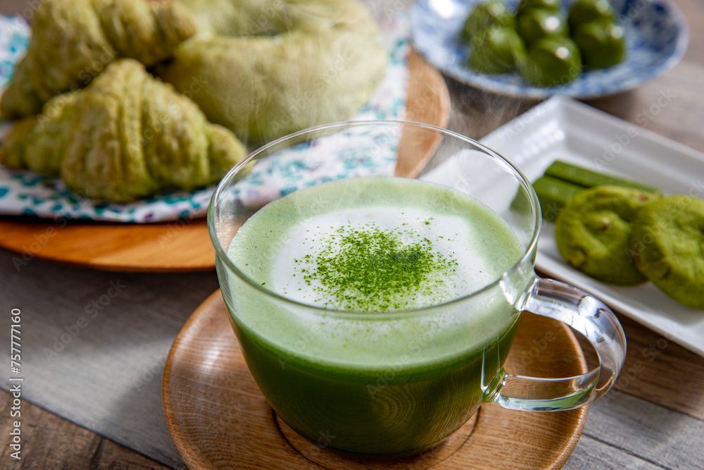 抹茶ラテ 日本の宇治抹茶から作る本物の抹茶ラテで軽食 抹茶ラテ 日本の宇治抹茶から作る本物の抹茶ラテで軽食