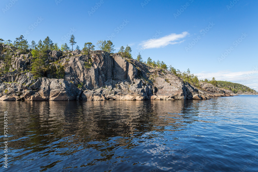 Obraz premium The coast of Lake Ladoga