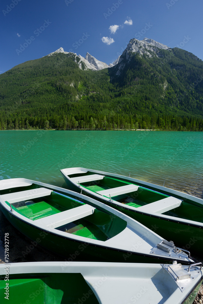 Boote am Hintersee, Berchtesgadener Land, Bayern, Deutschland Boote am Hintersee, Berchtesgadener Land, Bayern, Deutschland