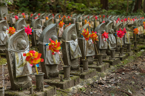 日本 滋賀県愛知郡愛荘町にある湖東三山の一つ、金剛輪寺の千体地蔵