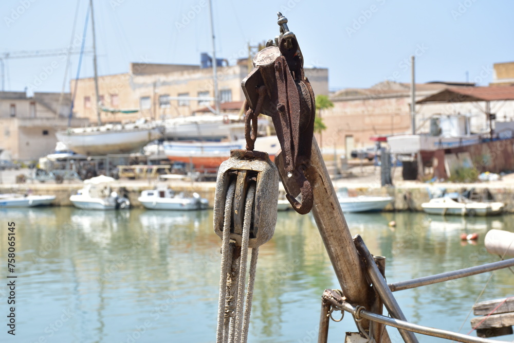 paranco di una barca da pesca