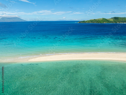 Fototapeta Naklejka Na Ścianę i Meble -  Bon Bon Sandbank with clear turquoise water and waves. Romblon Island. Romblon, Philippines.