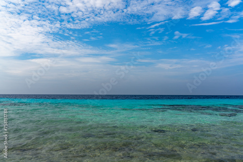 Fototapeta Naklejka Na Ścianę i Meble -  Swimming off Boka Hulu the caribbean island of Curacao