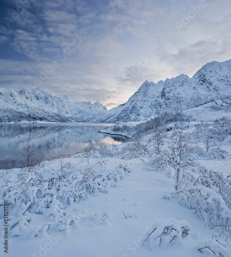 verschneite Landschaft bei Sildpollneset, Vestpollen, Rorhoptindan, Austnesfjorden, Austvagoya, Lofoten, Nordland, Norwegen © Rainer Mirau