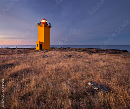 Stafnes Leuchtturm, Reykjanes, Island photo