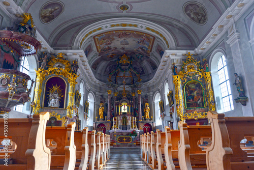 Innenansicht der Pfarrkirche Grän in der Gemeinde Grän in Tirol (Österreich)	 photo
