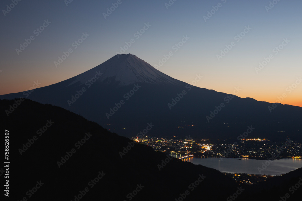 富士山と河口湖の夜景