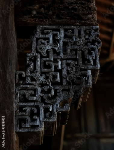 The carving art of door beams of houses in the late Qing Dynasty in Asia for hundreds of years