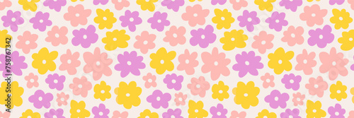 Retro seamless pattern with daisy flowers. Groovy vintage hand drawn vector background surface design, textile, stationery, wrapping paper, covers. 60s, 70s, 80s style. Hippie aesthetic wallpaper.