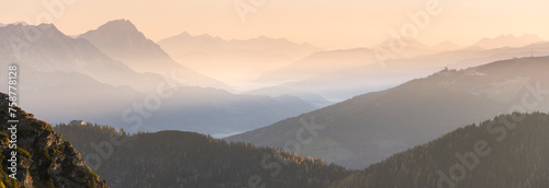 Blick in das Ennstal von der Gasselh  he  Schladminger Tauern  Steiermark    sterreich