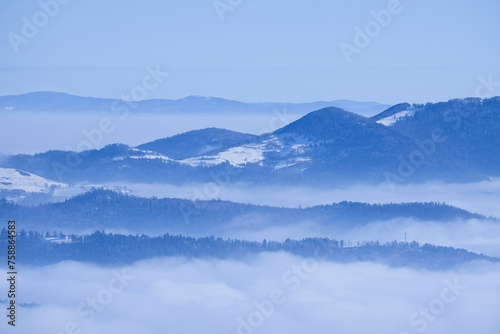 Brume dans les vallées Vosgiennes © Olympixel