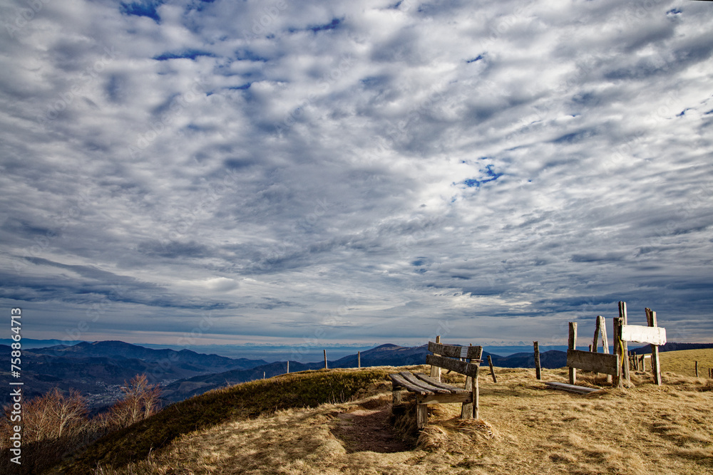 Fototapeta premium Nuages dans le ciel Vosgien