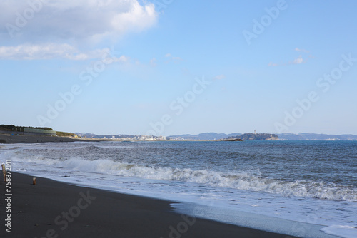砂浜と海 © TeTsumi