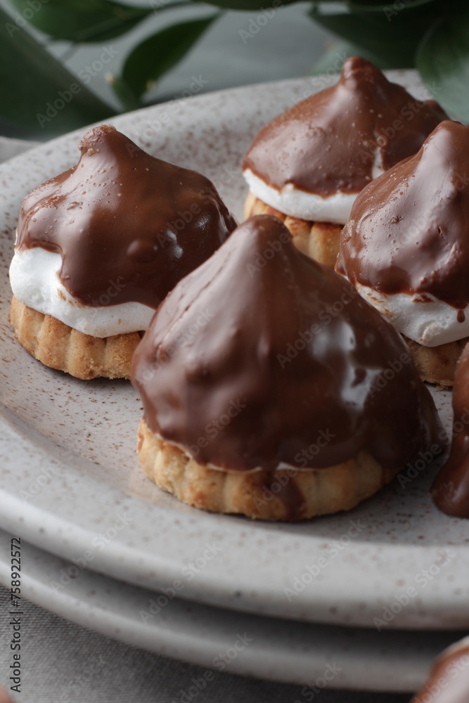 dessert, lemon pie, brazilian food, fudge dessert, lemon pie, brazilian food, fudge
