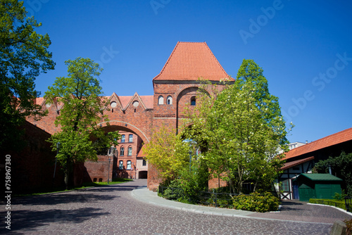 Najlepiej zachowany fragment zamku wieża - gdanisko z początku XIV wieku; miała ona funkcję sanitarną i obronną, strzegąc głównego wjazdu do zamku, Torun, Poland