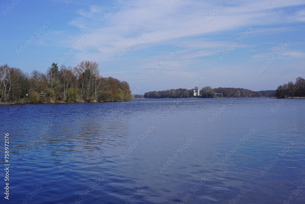 Panoramablick über die Havel auf die Pfaueninsel