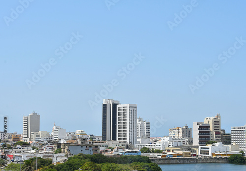 Área moderna en ciudad de Cartagena de Indias con un cielo azul despejado, Colombia, paisaje urbano, espacio para texto en la parte superior. photo