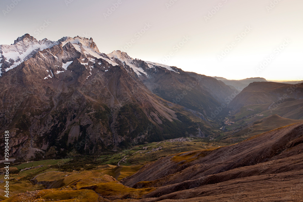 Fototapeta premium Massif des écrins