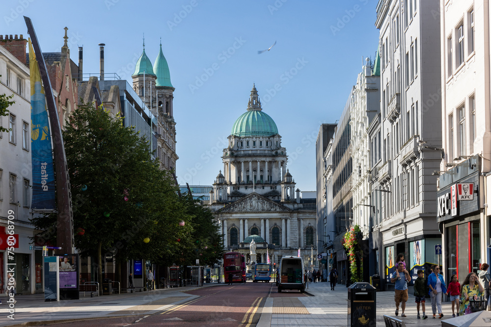 Obraz premium Belfast City Hall in Northern Ireland, UK