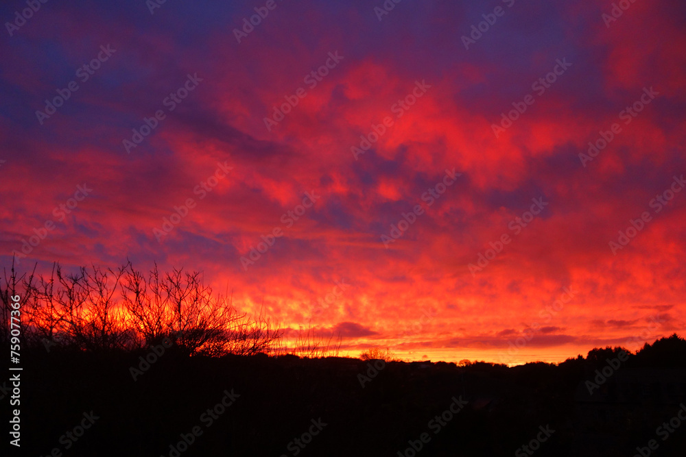 Fototapeta premium COUCHER DE SOLEIL AUX COULEURS FLAMBOYANTES - PH2