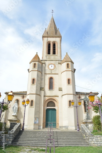 église 💒 bâtiment