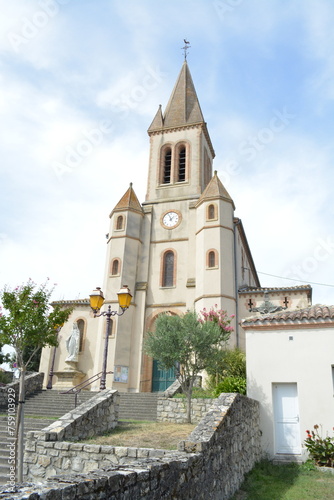 église 💒 bâtiment