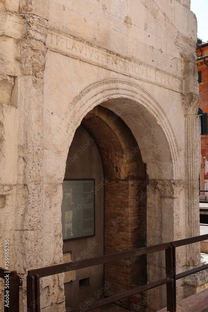Blick in die Historische Altstadt von Verona in Italien
