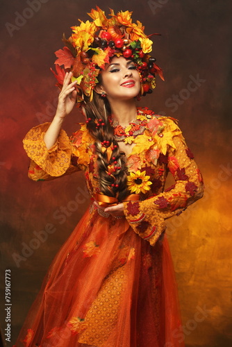 Atumn Queen woman in costume