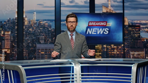 Canvastavla Anchor reporting breaking news at studio