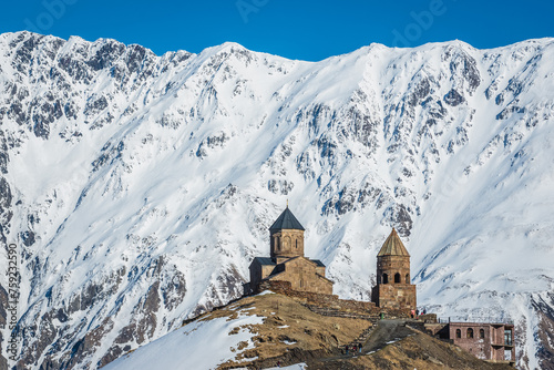 Obraz na płótnie Tsminda Sameba - Trinity Church in Gergeti village near Stepantsminda in Georgia w salonie