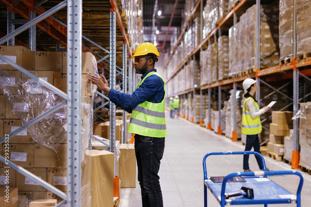 Working day distribution center uniform Working day distribution center uniform